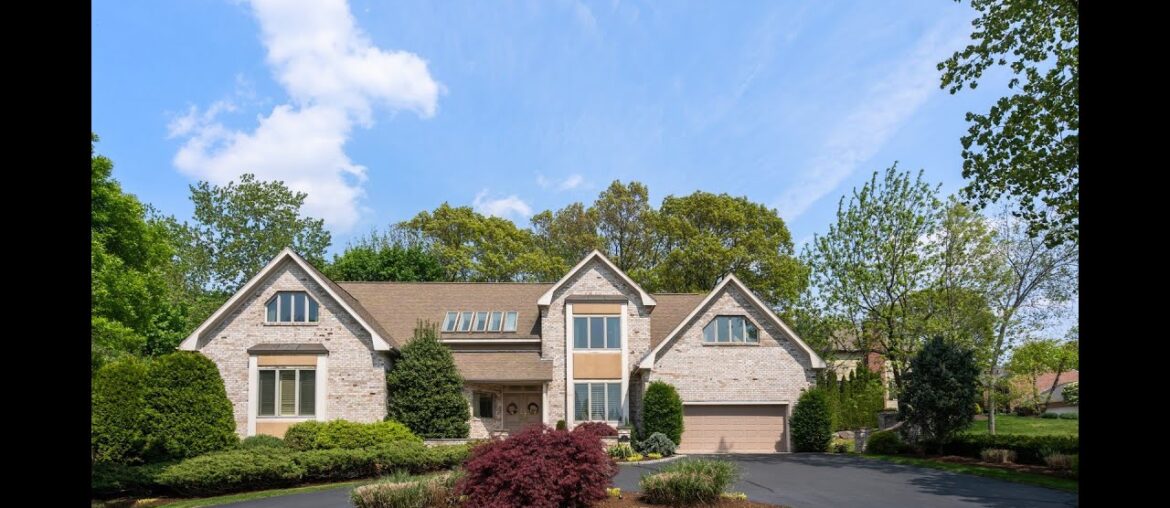 7 Oak Tree Lane Cranston, RI | ColdwellBankerHomes.com 7 Oak Tree Lane Cranston, RI | ColdwellBankerHomes.com