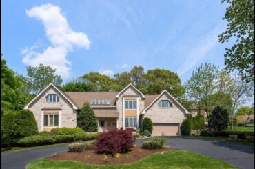 7 Oak Tree Lane Cranston, RI | ColdwellBankerHomes.com