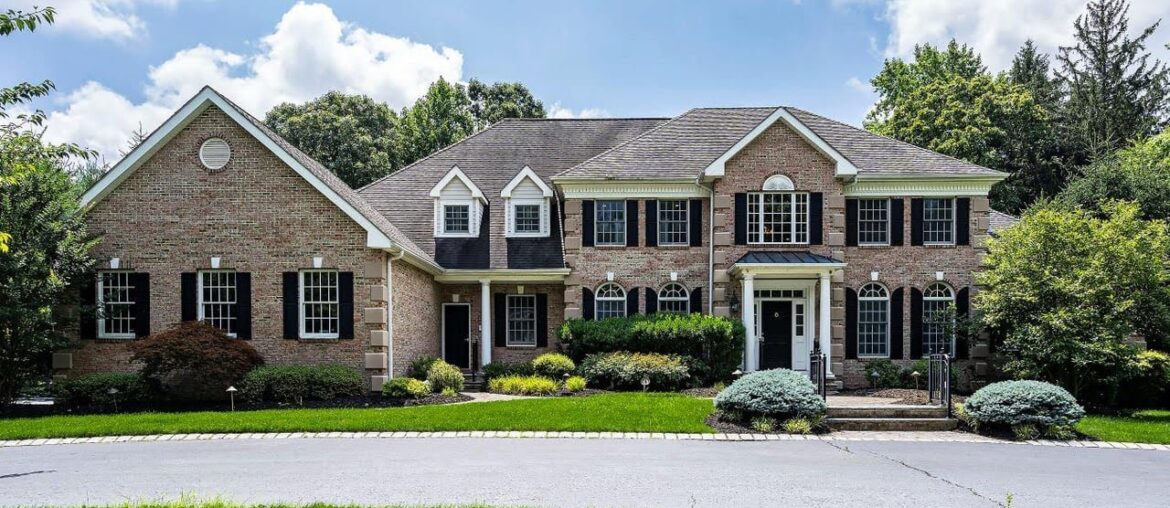 17 Raintree Ct, Holmdel, NJ 17 Raintree Ct, Holmdel, NJ