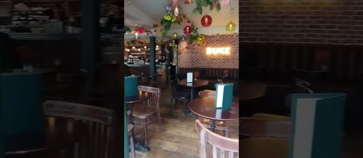 French restaurant simple decoration