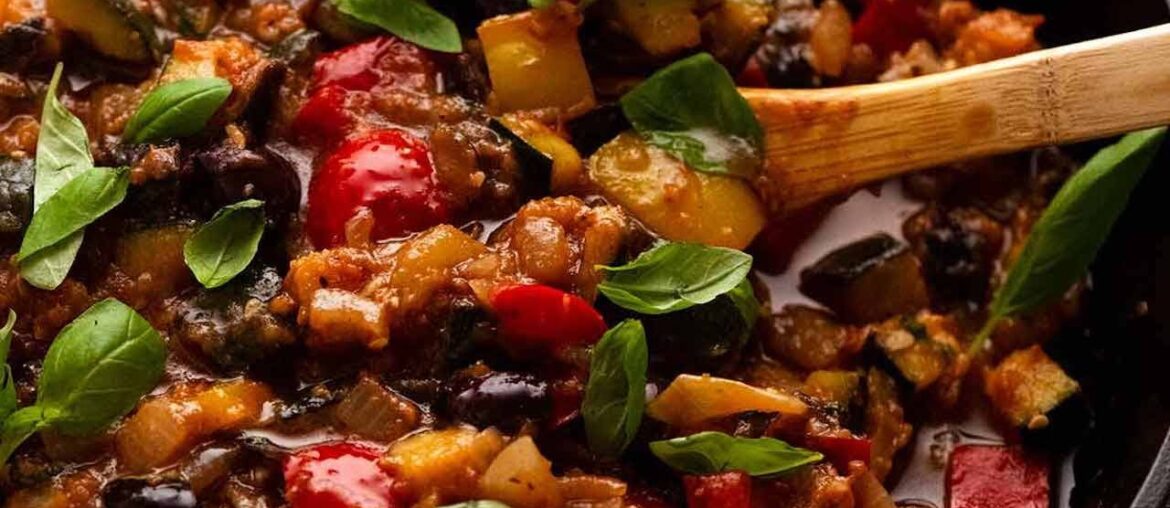 Ratatouille (French Provencal Vegetable Stew / Side) Ratatouille (French Provencal Vegetable Stew / Side)