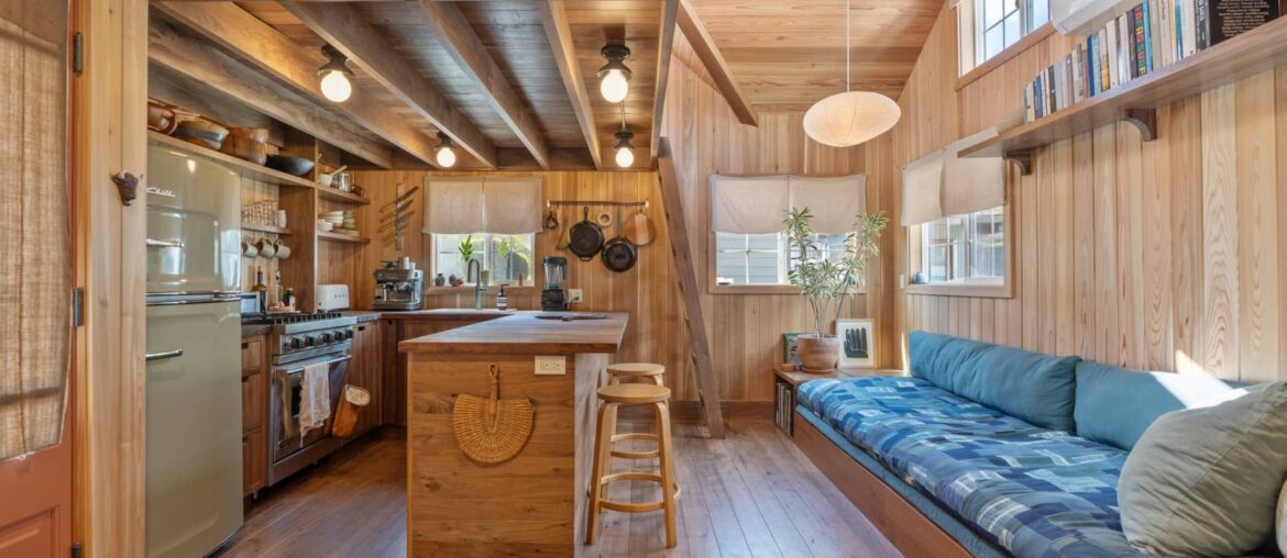 Main living space of a 600 sq ft wood bungalow in Malibu, Los Angeles County, California [1690x1127]