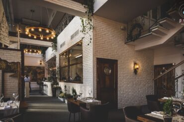 Restaurant in Łódź, Poland. [1200x691]