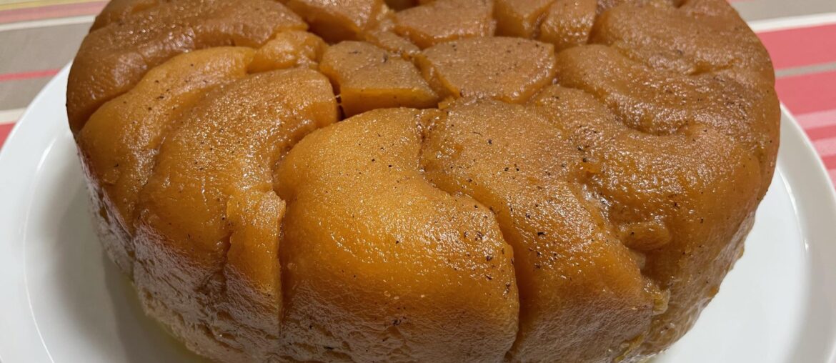 Ma 23ème tentative de Tarte Tatin. Cette fois-ci j'ai raté la caramélisation.