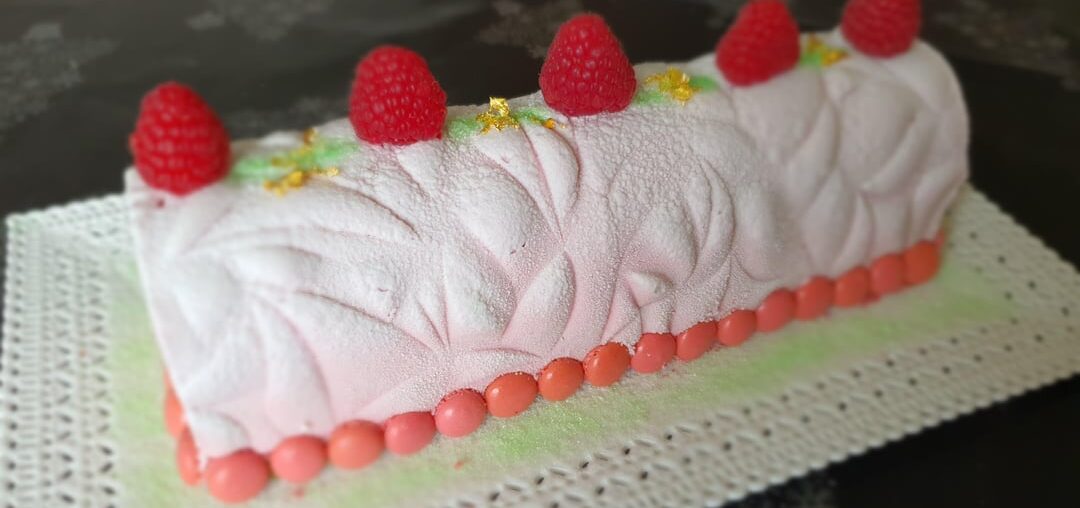 entremet vanille-framboise-pistache