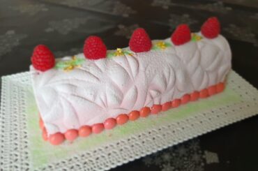 entremet vanille-framboise-pistache