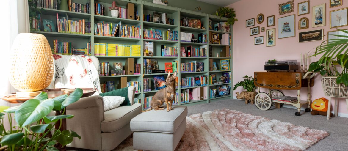 Converted one of our rooms to a small library, Las Vegas [6323x4215] [OC]