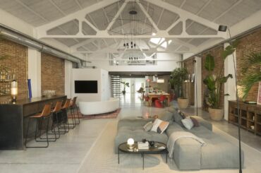 Open plan living in converted warhouse to loft [1500 x 1000] BARCELONA, SPAIN