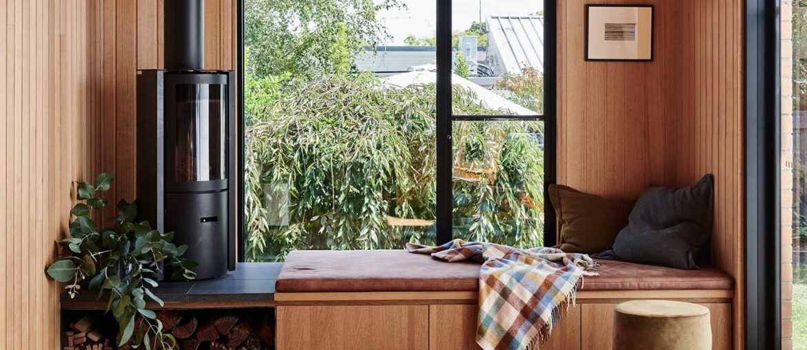 Timber extension to a late 50s to early 60s brick residence, Malvern East, Melbourne, Australia [1653x2133]