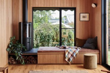 Timber extension to a late 50s to early 60s brick residence, Malvern East, Melbourne, Australia [1653x2133]