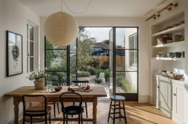 Dining room opening up to the garden in a Manhattan Beach home, Los Angeles County, California [1500x1116]