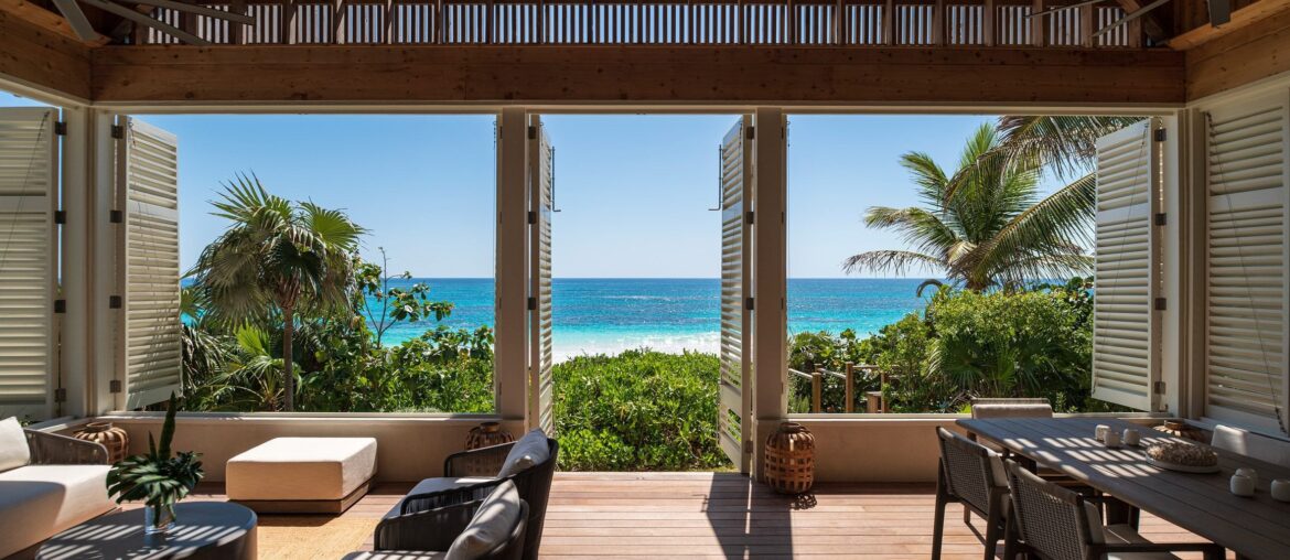 Breezy living space overlooking the Pink Sands Beach on Harbour Island, the Bahamas [2364x1800]