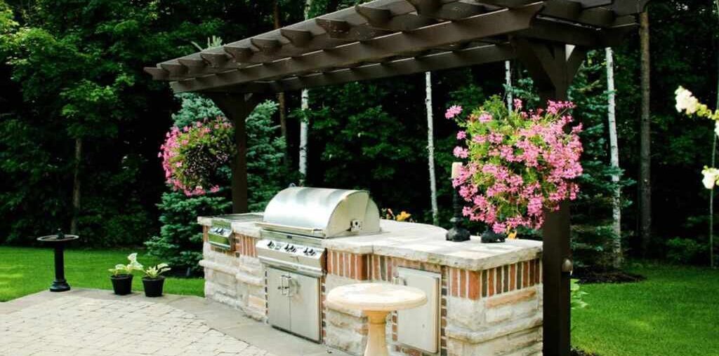 Why These Outdoor Kitchen Designs Are Trending Now?