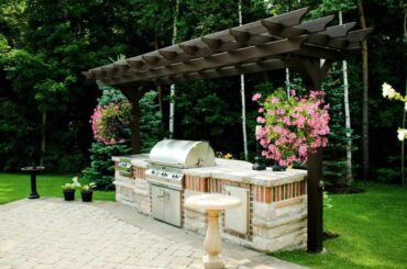 Why These Outdoor Kitchen Designs Are Trending Now?