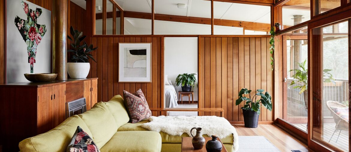 Living room in a Mid-century residence originally designed by John Hipwell in 1965, North Warrandyte, Melbourne, Australia [2820x1800]