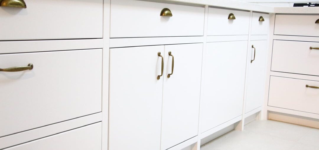 White kitchen with inset doors and drawers