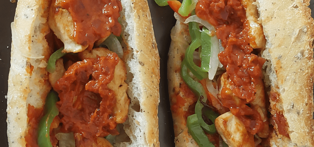 Sandwich au poulet / ketchup maison