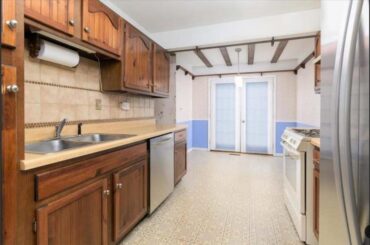 3 years ago I asked for advice on what to do with this kitchen