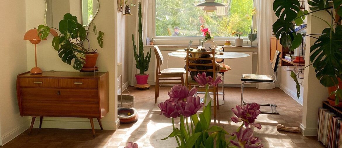 Living spaces full of natural light in a Hamburg apartment, Germany [1440x1800]