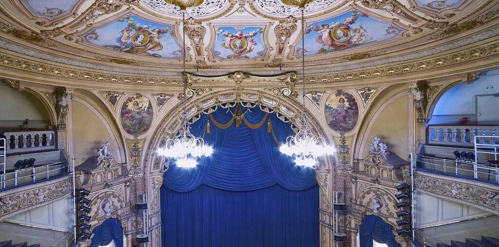 The Grand Theatre in Blackpool, England [2500x1777]