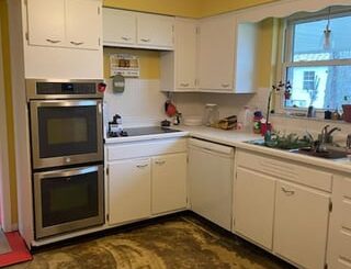 Last year I purchased my first home and it needed a little TLC. I am happy to finally share my kitchen transformation!