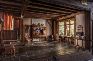 The Thorne Rooms: English Cottage Kitchen of the Queen at The Art Institute of Chicago [2048 x 1365]