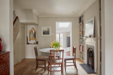 Reception room/dining area in a compact two-bedroom house in Greenwich, southeast London, UK [2500x1666]
