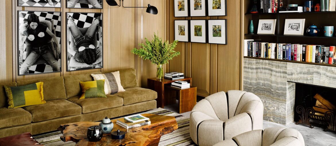 Living room from a Minnesota lake house [3200x2446]