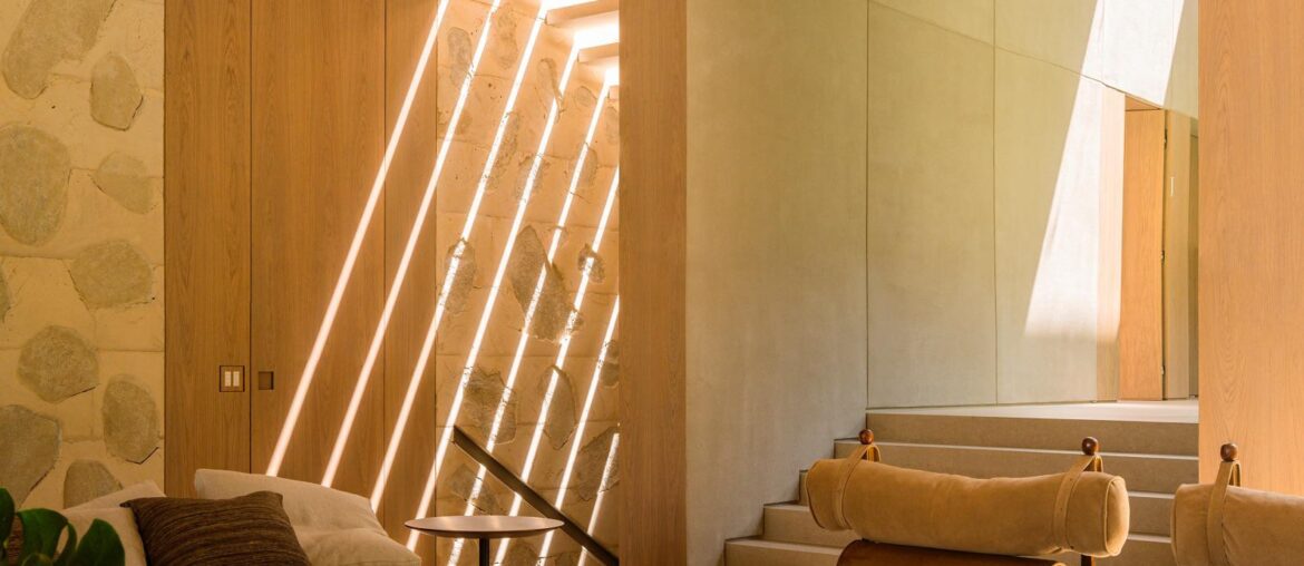 Pacaembu house, Brazil [1589x2000]