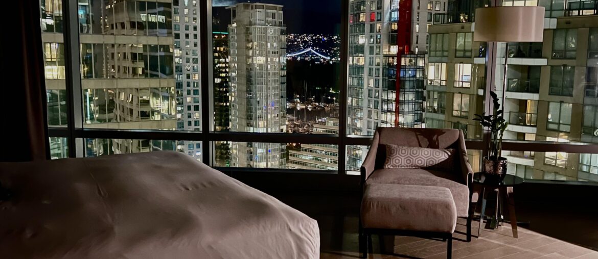 Paradox Hotel. Vancouver, BC [3412 x 2834]