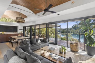 Open plan living and dining onto deck ovelooking the bay [1620 x 1080] Sydney Australia