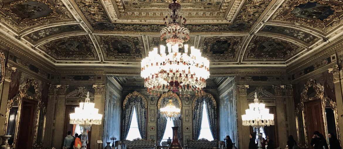 Dolmabahçe Palace - Istanbul, Turkey [4032x3024]