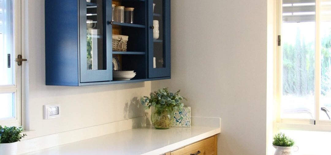 Since the last kitchen I posted was not considered sexy, this is the one I built before that. Hopefully I’m redeemed