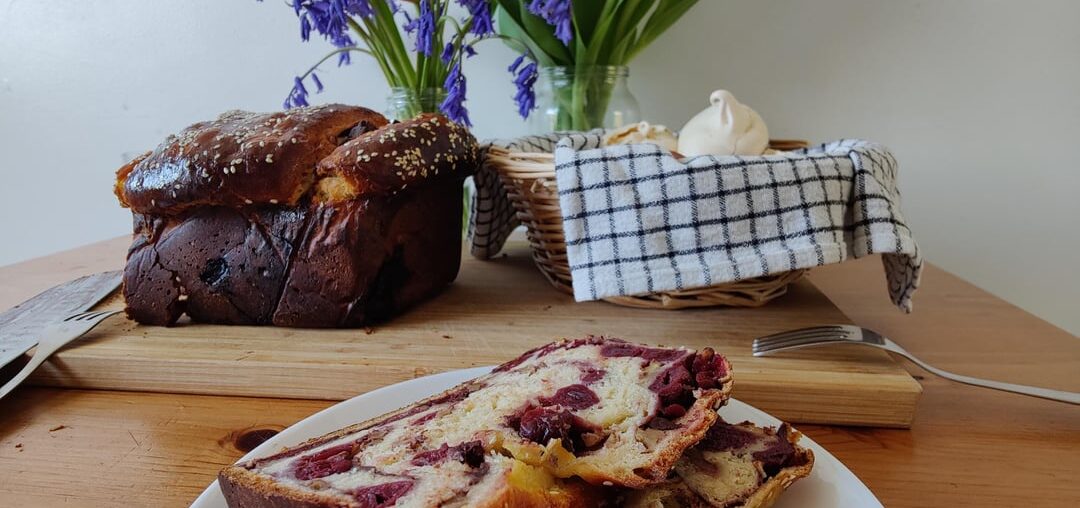 Pâques orthodoxe - Brioche a la cerise aigre