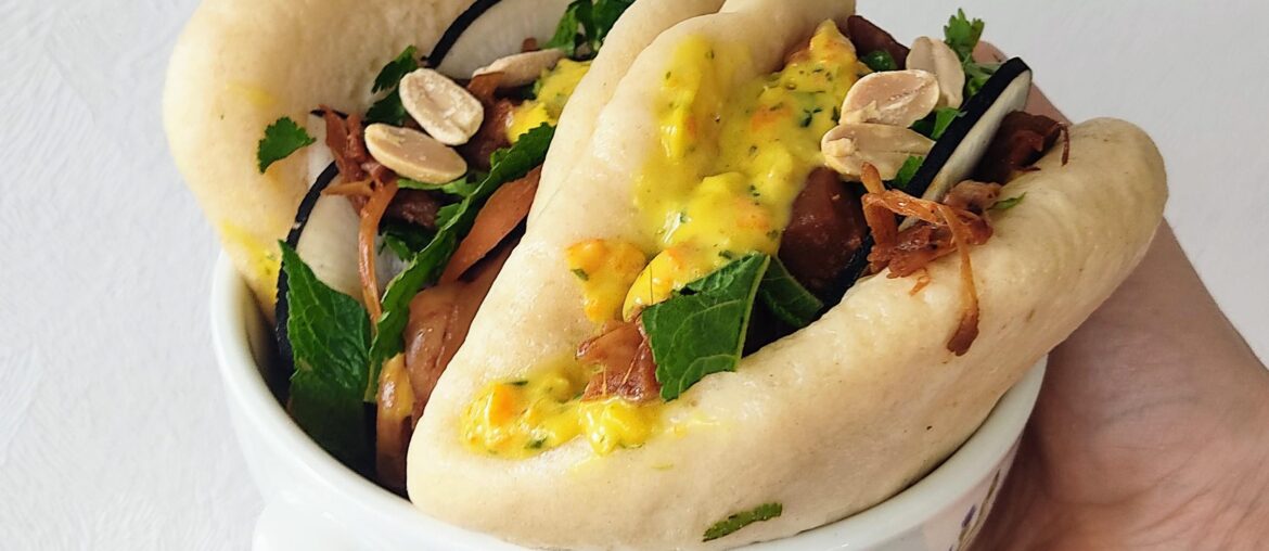 Vous connaissez les pains Bao ? À l'intérieur il y a des légumes crus, une sauce kumquats et de l'effiloché de jacquier mariné à la sauce soja. Ça vous met en appétit ?