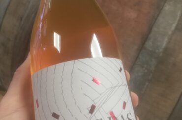LGAR "On est pas bien là?" D. Bautin. his last creation : maceration of muscat. zero sulfites adds at any moment and no filtration (sorry for my English and the quality of the picture)