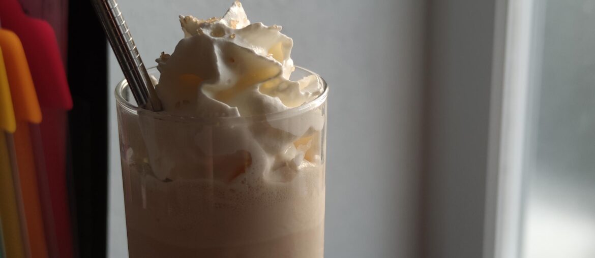 Milkshake caramel avec de la chantilly :D Milkshake caramel avec de la chantilly :D