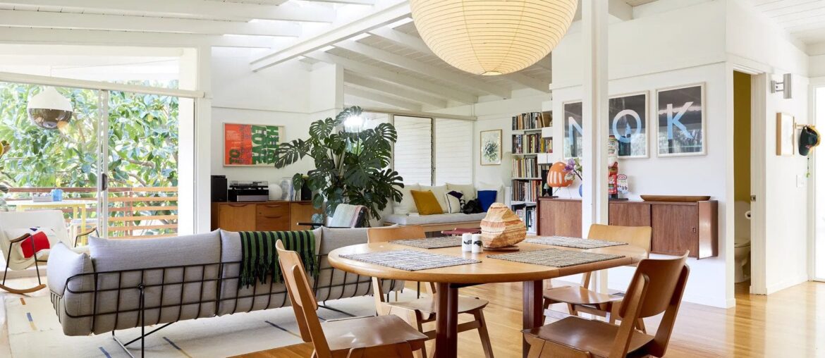 Refurbished Mid-century modern home on a hillside, Chevy Chase Canyon, Glendale, Los Angeles County, California [1820x1024]