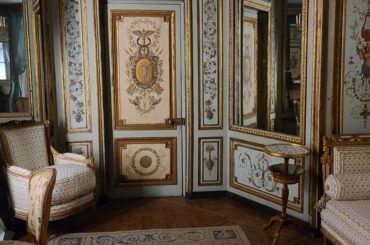 Boudoir from the Hôtel de Crillon, designed by Pierre-Adrien Paris in ca. 1777–80. The hotel was originally a mansion at 10 Place de la Concorde in Paris, but this interior was sold to a family for their townhouse before being donated to the Metropolitan Museum of Art in New York in 1944.[4032x1816]