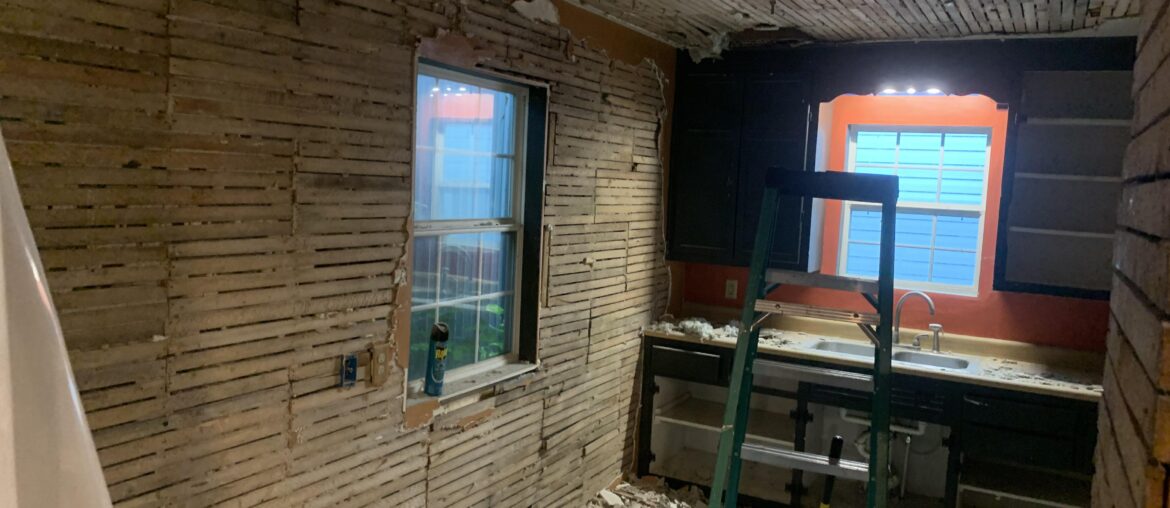 My kitchen is almost naked.