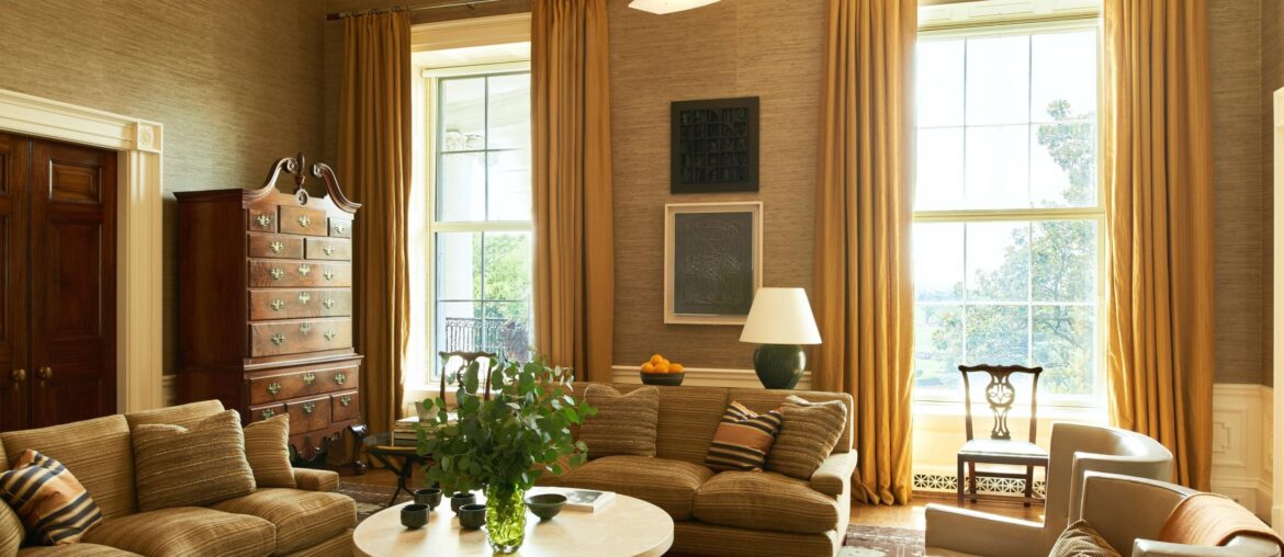 Family room in the private living quarters of the White House [2880 x 1800]