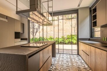 The kitchen of Casa Ocra by Chain+Siman, CDMX, Mexico