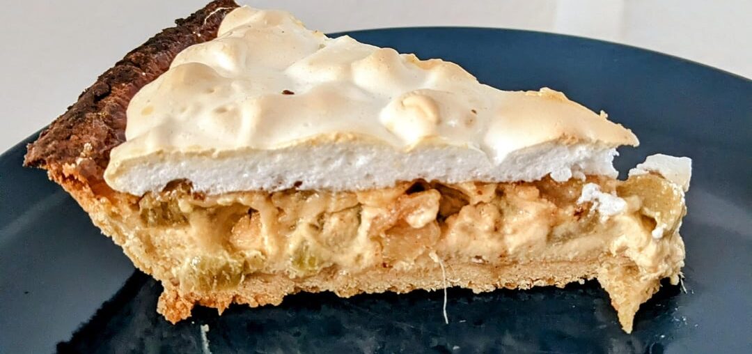 Tarte rhubarbe-gingembre meringuée