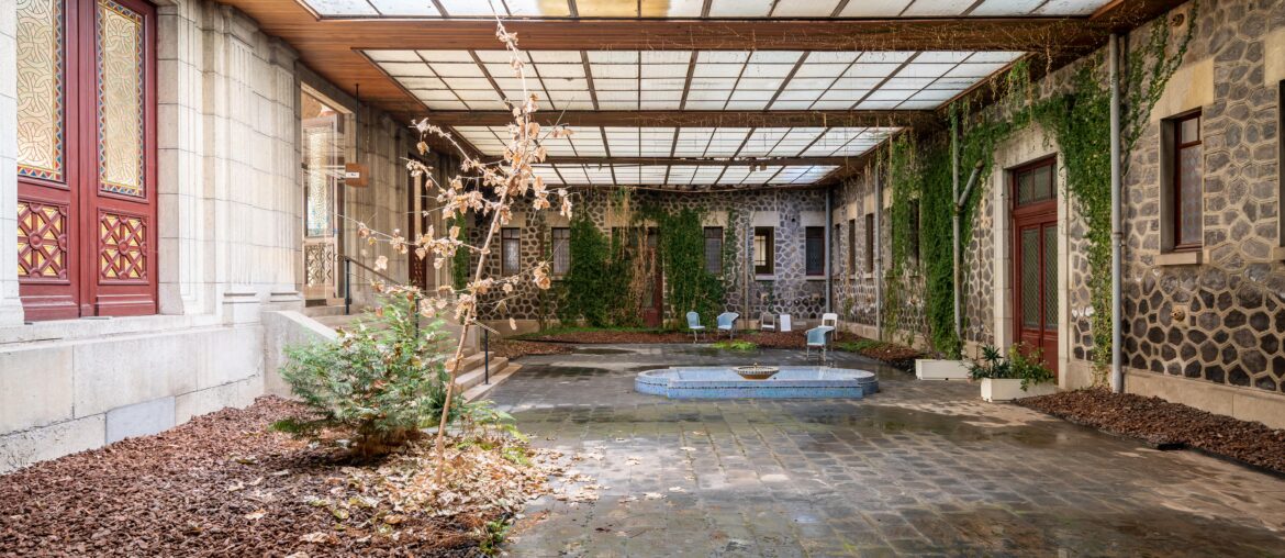 Roofed courtyard of an abandoned luxury bathhouse in France [5954x3969] [OC]