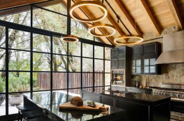 Contemporary kitchen in Valle de Bravo, Mexico
