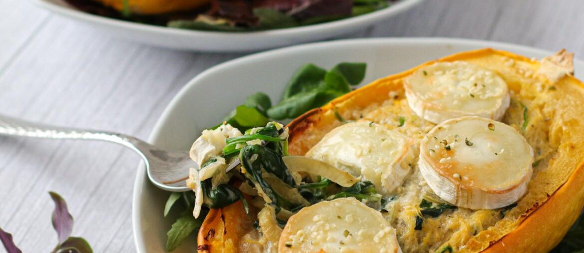 Courge spaghetti aux épinards et fromage de chèvre Courge spaghetti aux épinards et fromage de chèvre