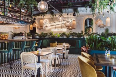 Restaurant in Warsaw, Poland. [1199x799]