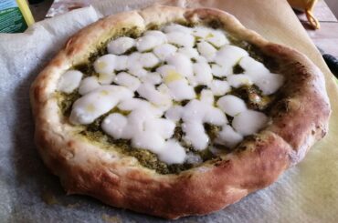 Pizza napolitaine / Pesto et mozzarella