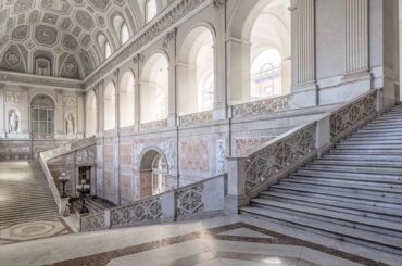 How to do a grey room, Royal Palace of Naples (2048x1141)