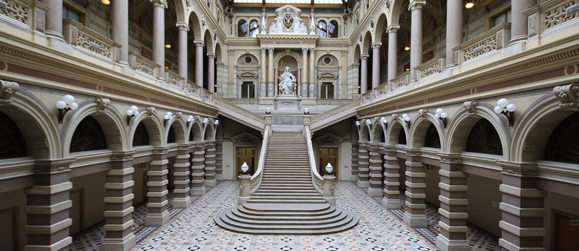 Palace of Justice in Vienna Austria [1200x841]